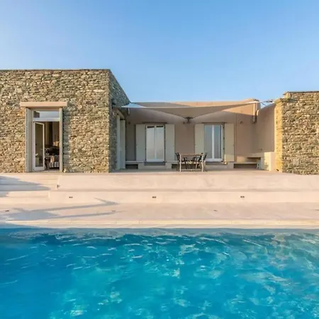 Lotusland Tinos