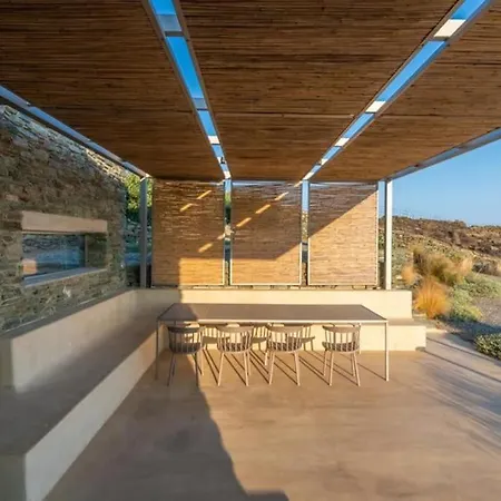 Lotusland Tinos * Agios Ioannis (Tinos)